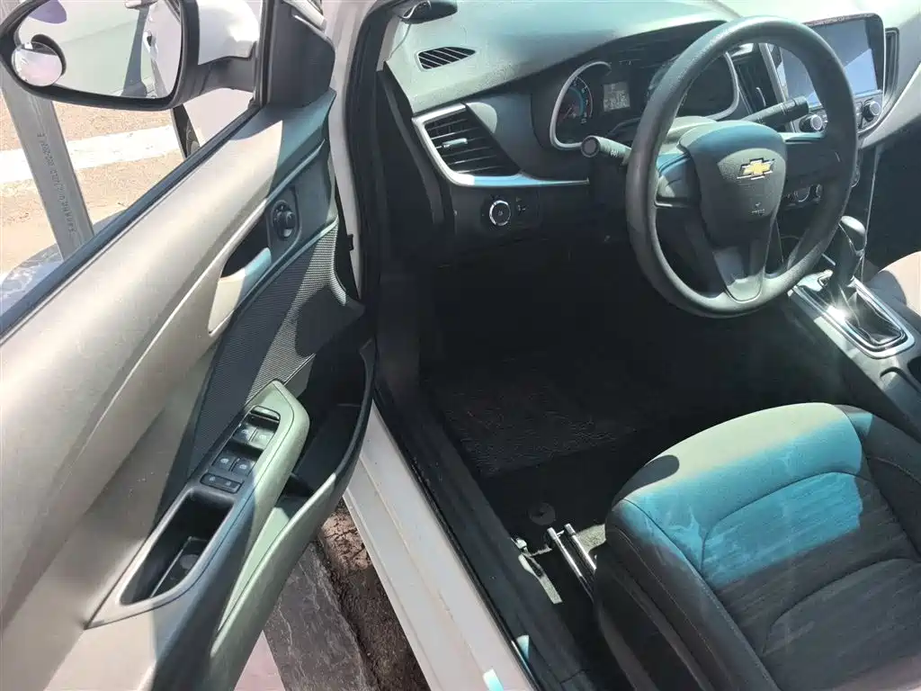 Chevrolet Cavalier 2019 — фото 15