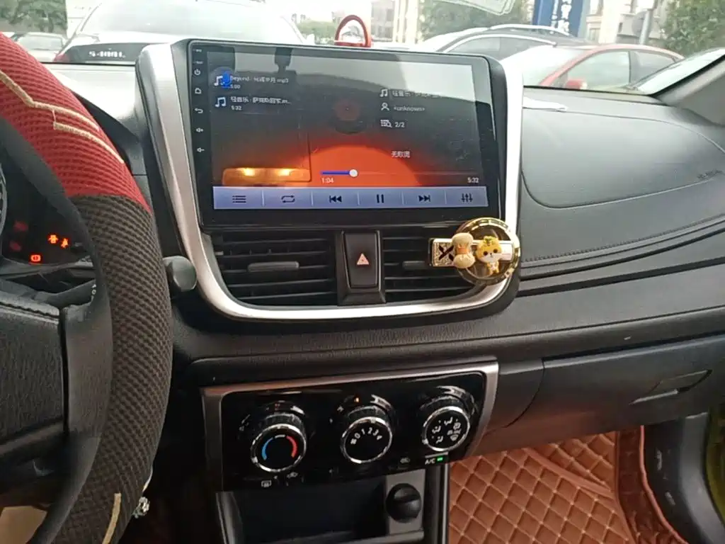 Toyota Yaris L 2018 — фото 13