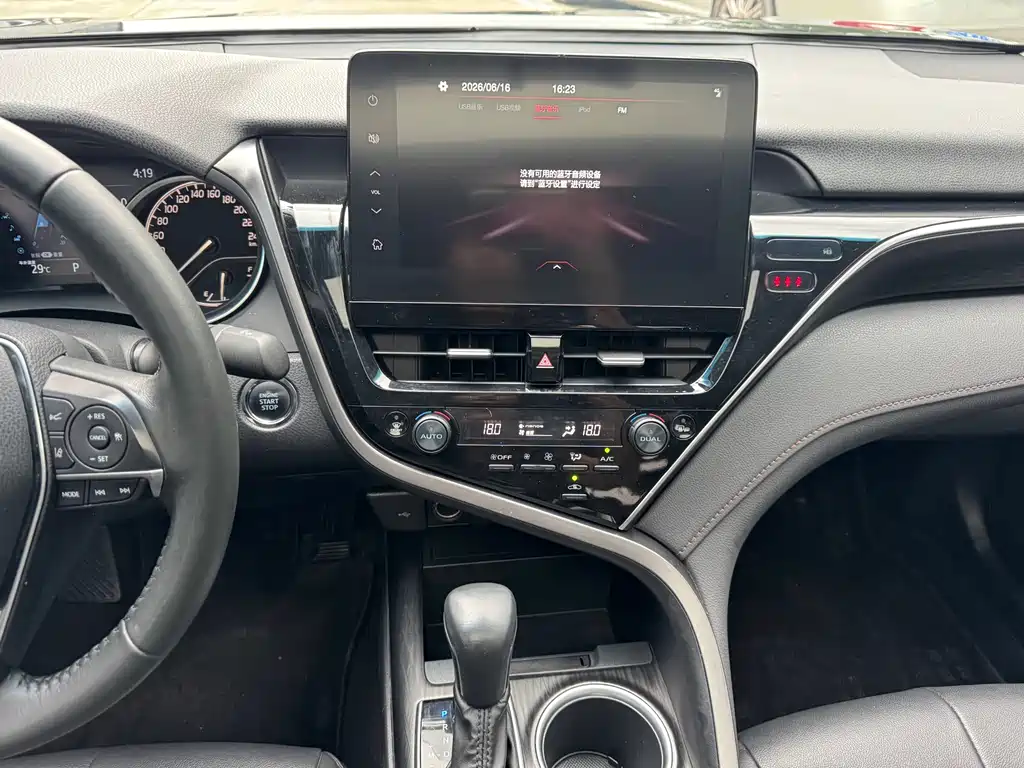 Toyota Camry 2023 — фото 10