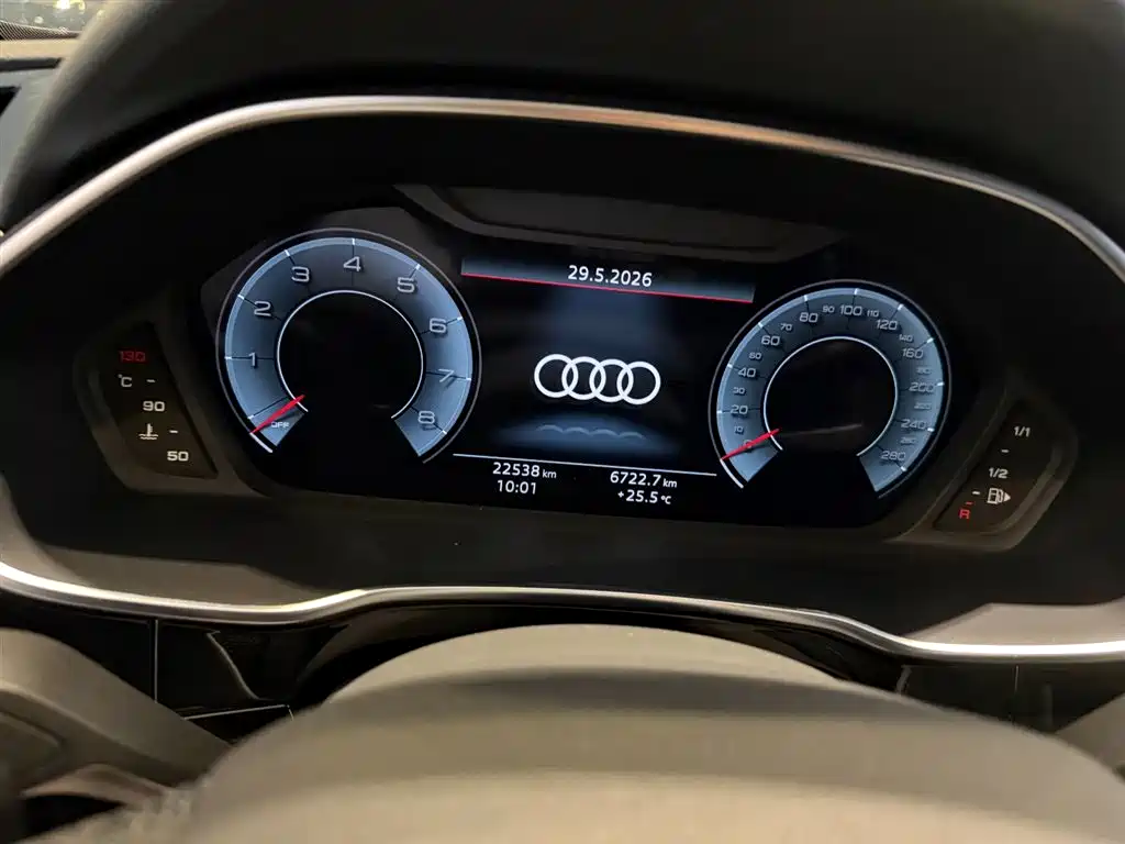 Audi Q3 Sportback 2025 — фото 8
