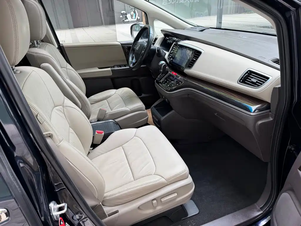 Honda Odyssey 2019 — фото 13