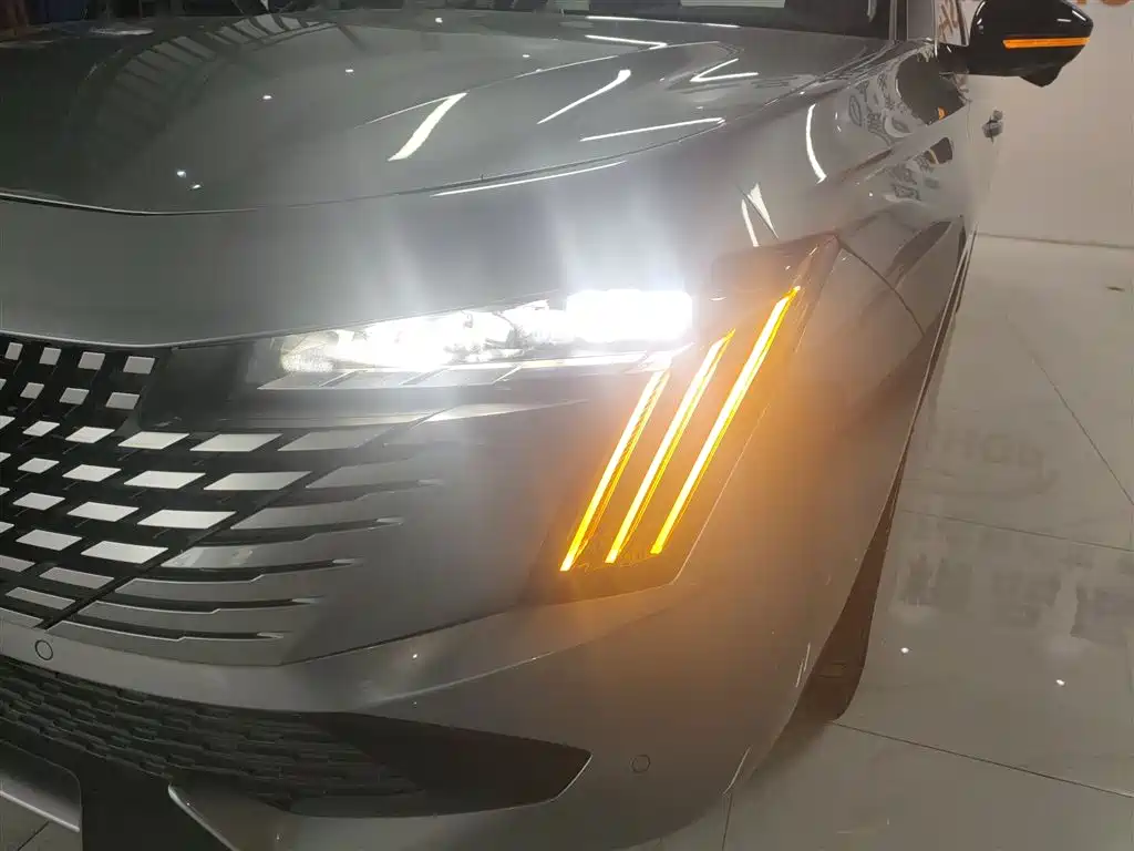 Peugeot 508 2023 — фото 18
