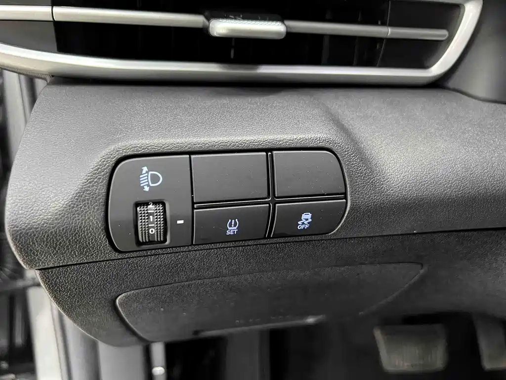 Hyundai Elantra 2024 — фото 9