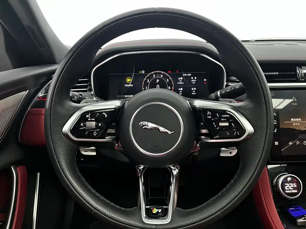 Jaguar XFL 2024 — фото 18