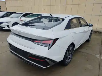 Hyundai Elantra 2023
