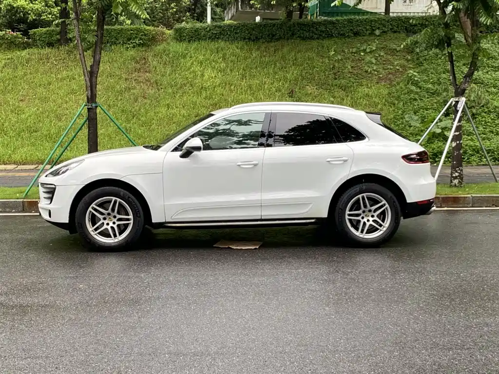 Porsche Macan 2017 — фото 13