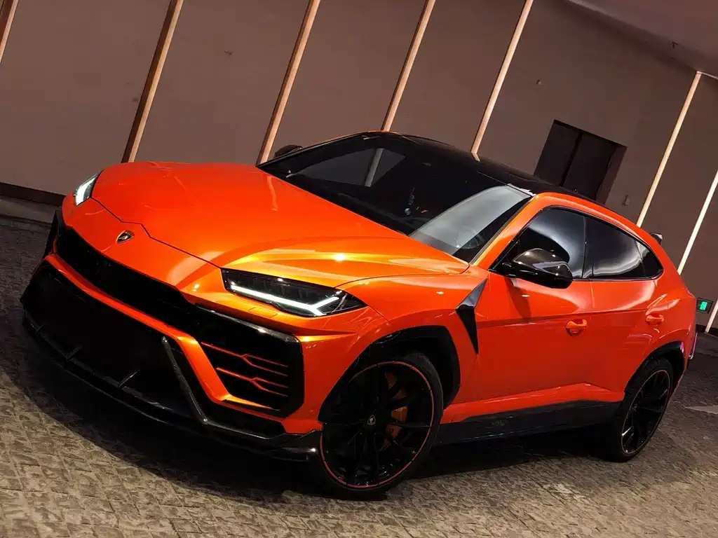 Lamborghini Urus 2019 — фото 1