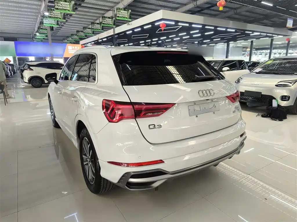 Audi Q3 2021 — фото 5