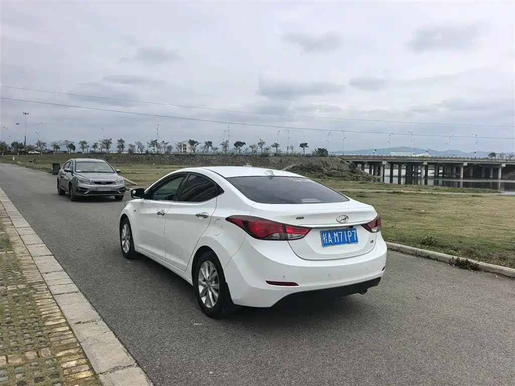 Hyundai Elantra Langdong 2018 — фото 5
