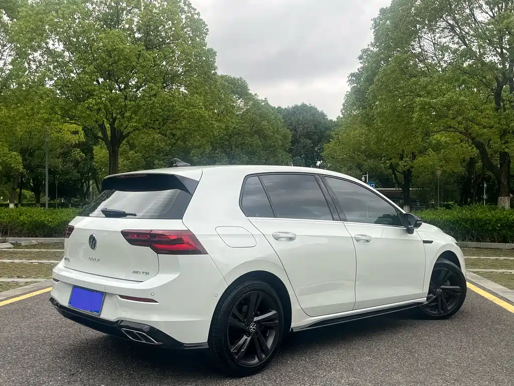 Volkswagen Golf 2022