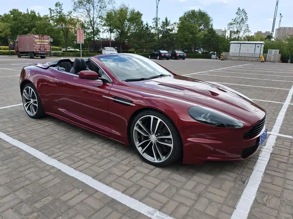 Aston Martin DBS 2009 — фото 10