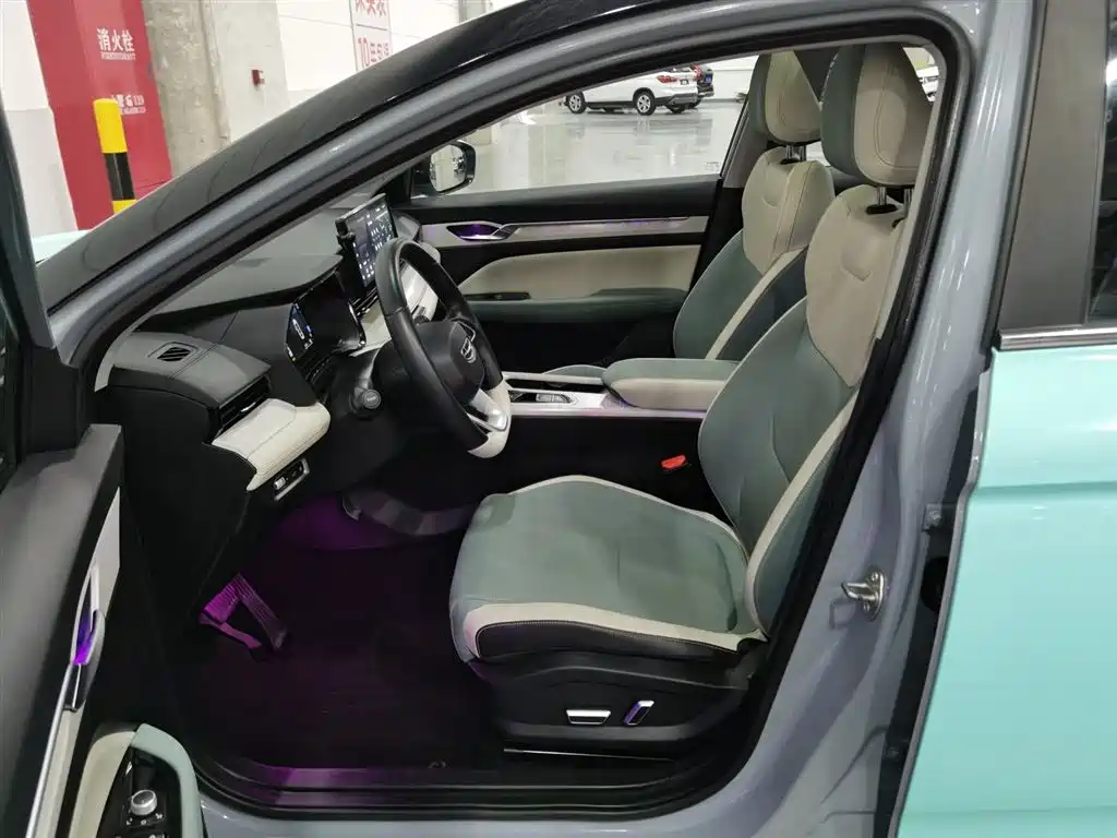 Geely L HiP 2023 — фото 10
