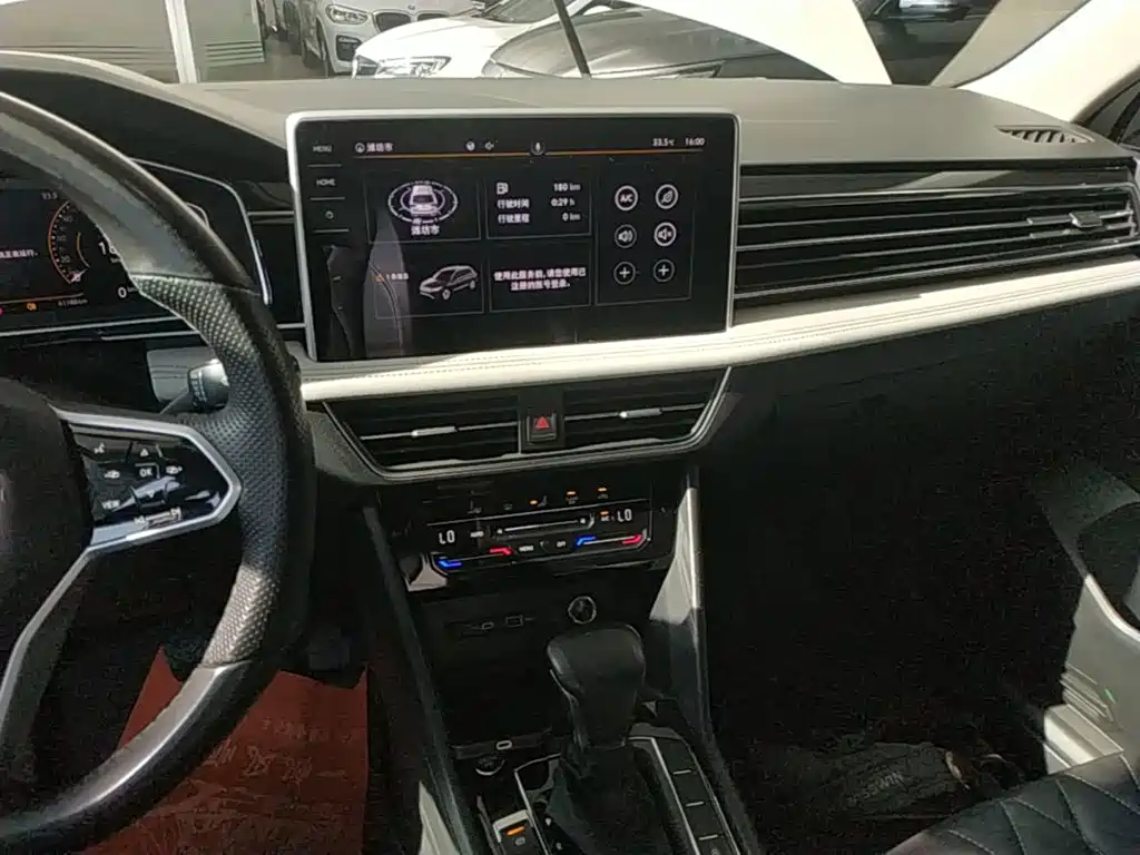 Volkswagen Tiguan L 2023 — фото 13