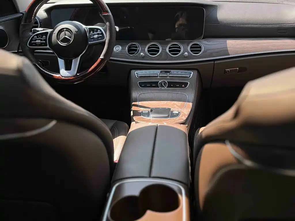 Mercedes-Benz E-Class 2019 — фото 9