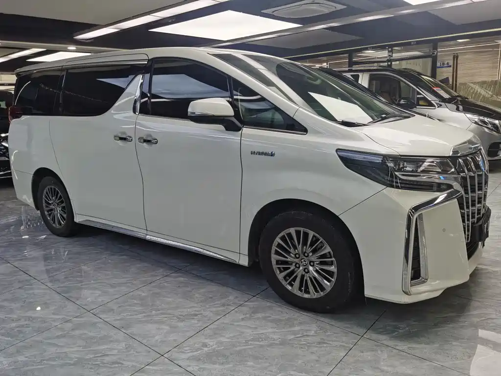Toyota Alphard 2022