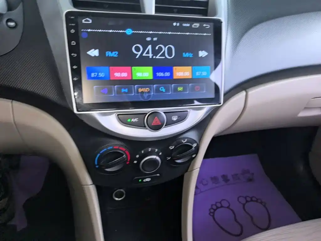 Hyundai Verna 2015 — фото 13