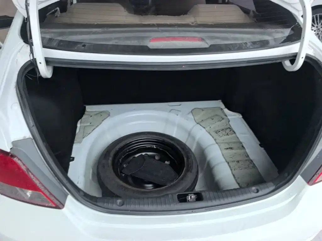 Hyundai Verna 2015 — фото 19