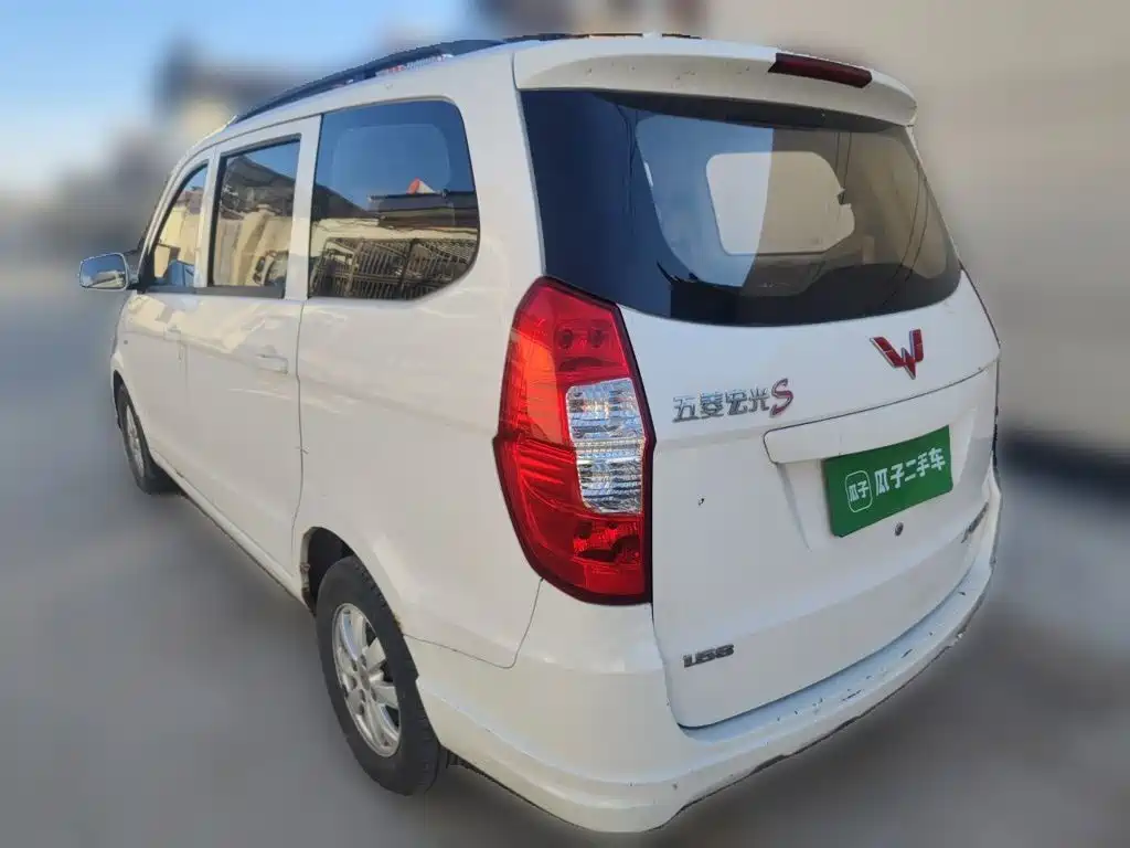 Wuling Hongguang 2017 — фото 25