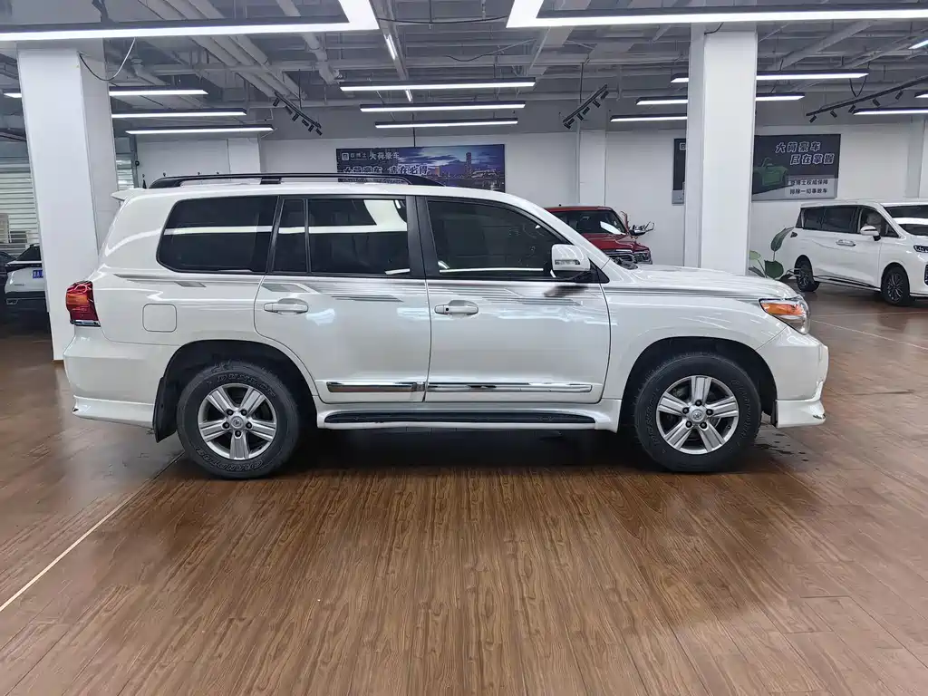 Toyota Land Cruiser 2015 — фото 4