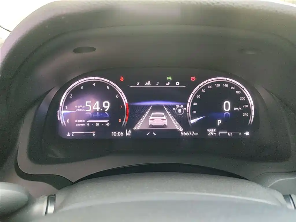 Toyota Camry 2022 — фото 12