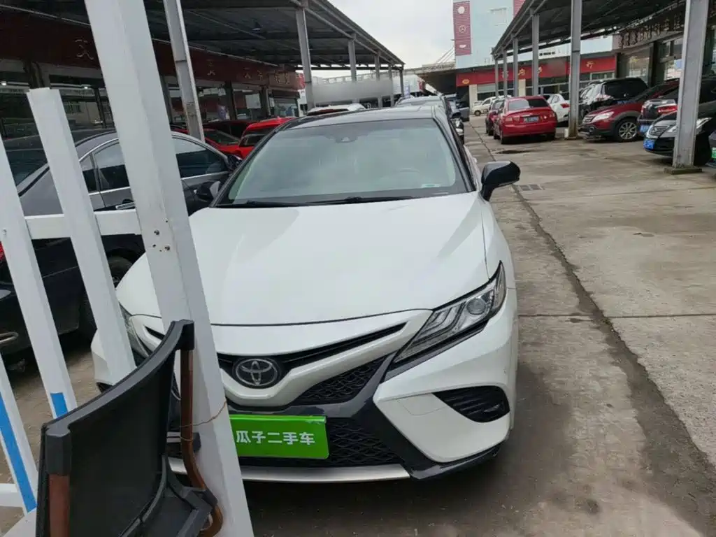 Toyota Camry 2019 — фото 3