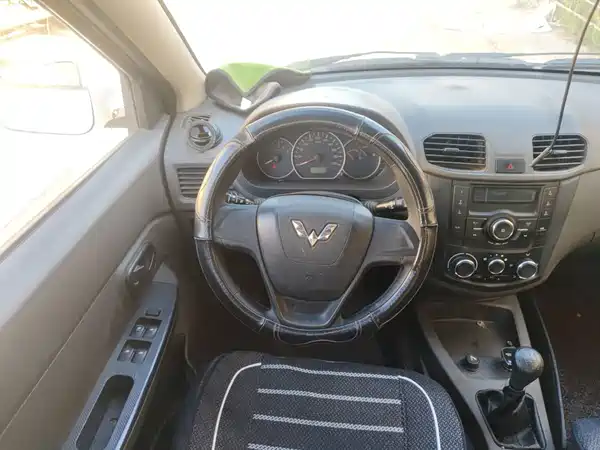 Wuling Hongguang 2017