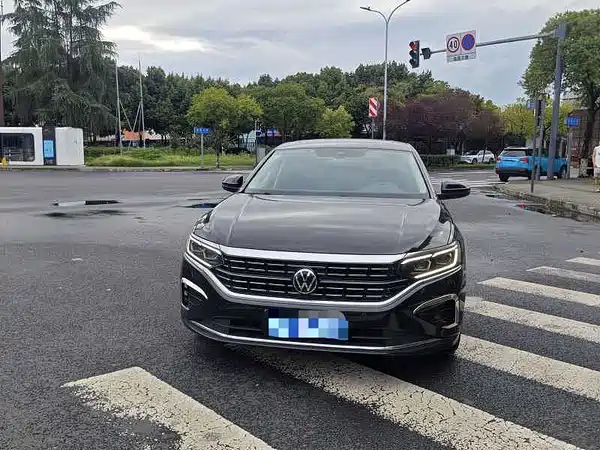 Volkswagen Passat 2022