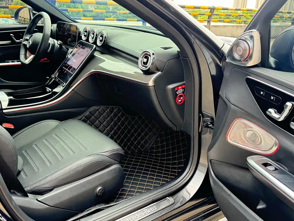 Mercedes-Benz C-Class 2023 — фото 11