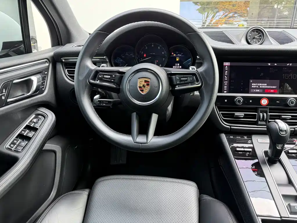 Porsche Macan 2023 — фото 13