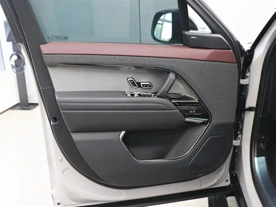 Land Rover Sport 2024 — фото 10