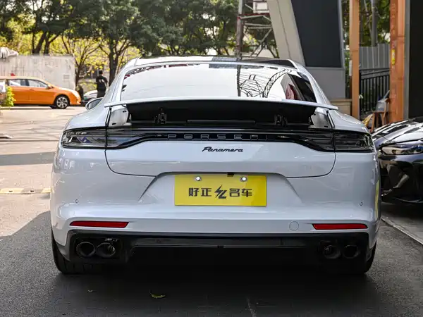 Porsche Panamera 2024