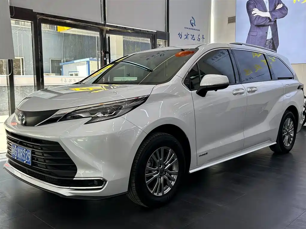 Toyota Sienna 2024