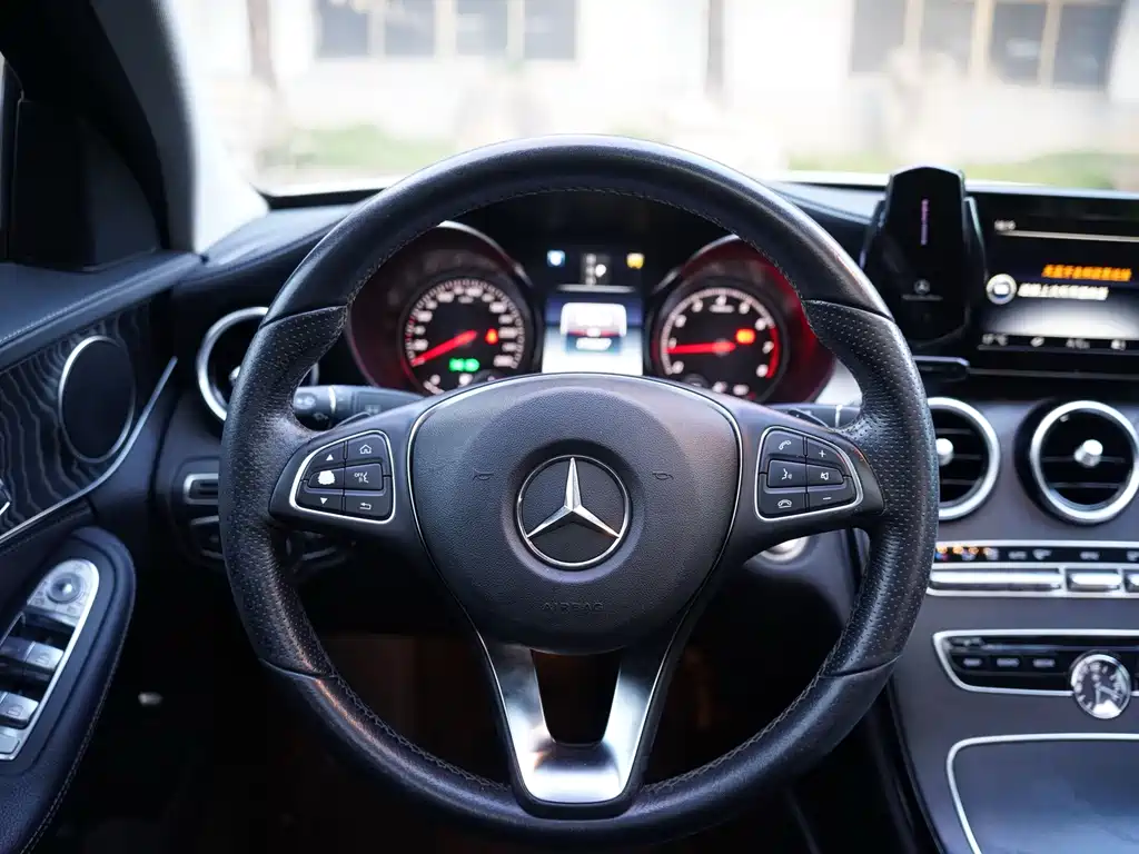 Mercedes-Benz C-Class 2017 — фото 19