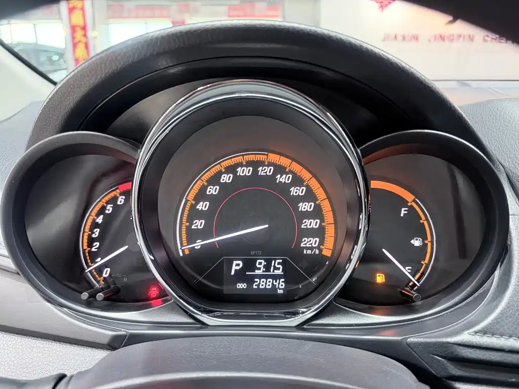 Toyota Yaris L 2022 — фото 11