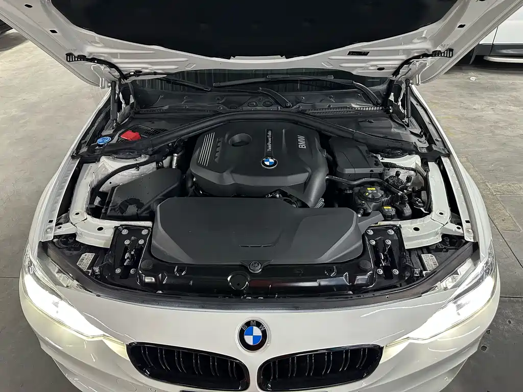BMW 3 Series 2017 — фото 18