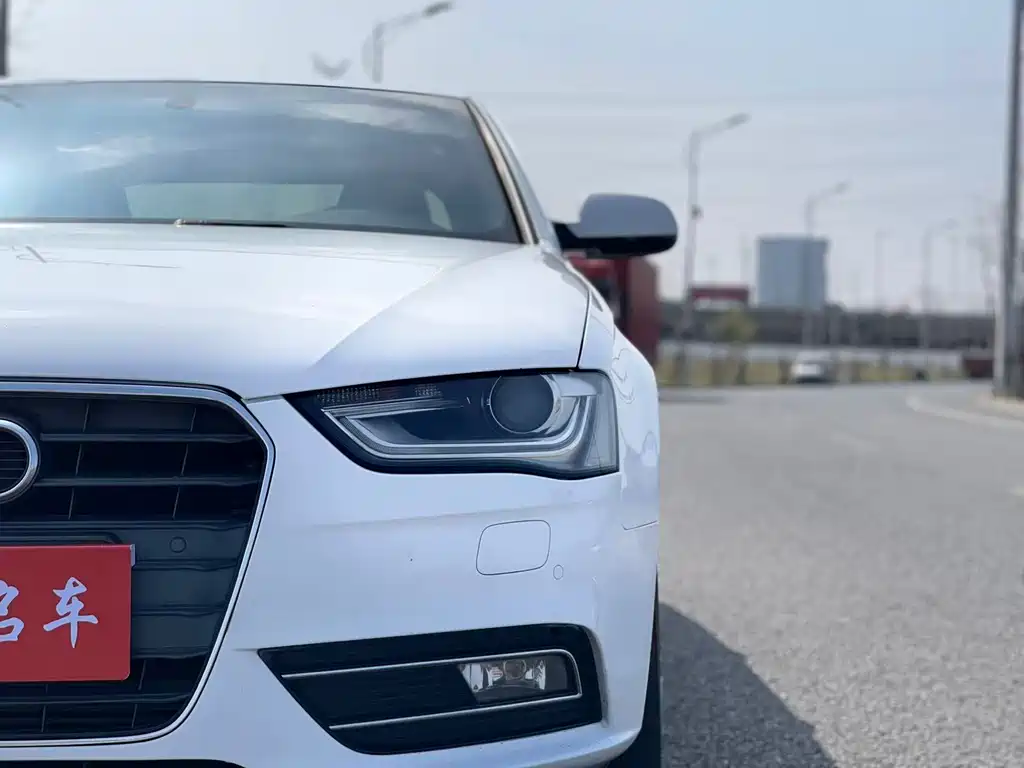 Audi A4L 2015 — фото 4