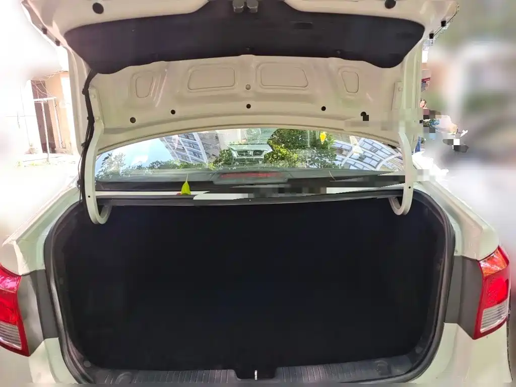 Kia K2 2015 — фото 10