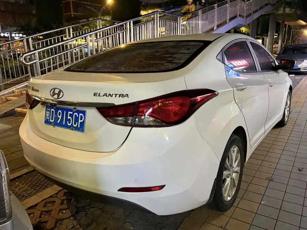 Hyundai Elantra 2017