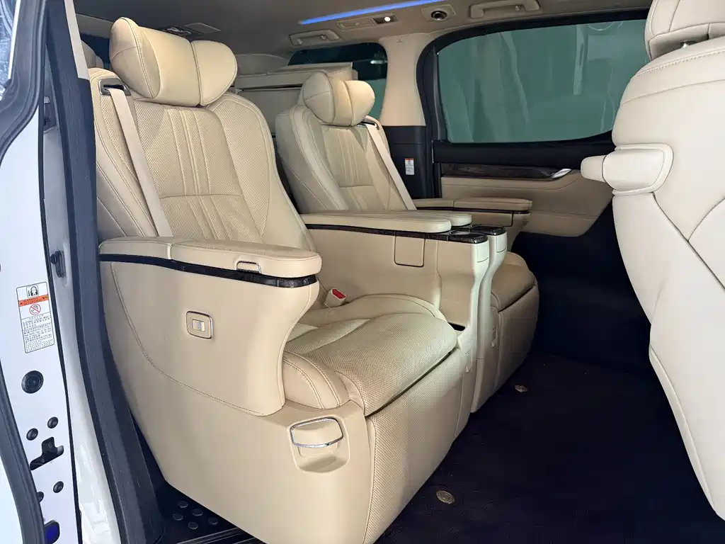 Toyota Vellfire 2021 — фото 11