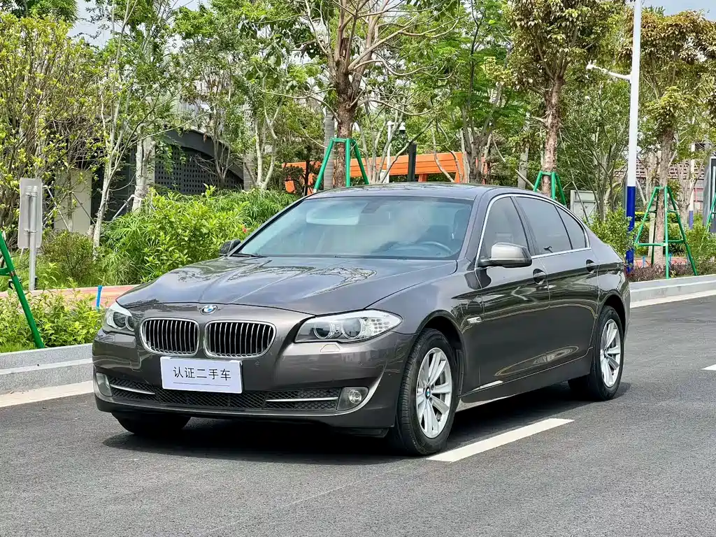 BMW 5 Series 2013 — фото 1