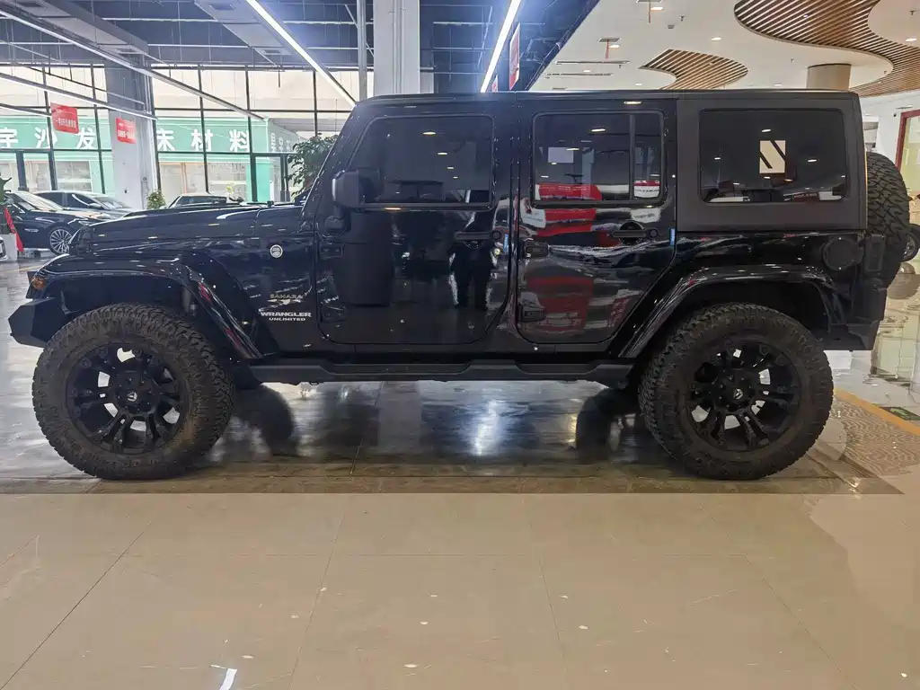 Jeep Wrangler 2016 — фото 15