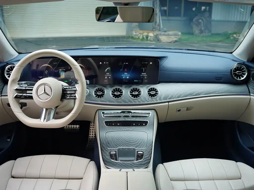 Mercedes-Benz E-Class 2021 — фото 19