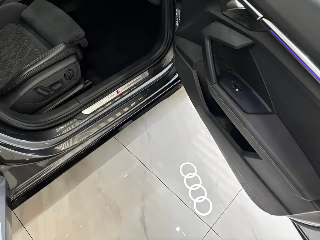 Audi A3 2023 — фото 15