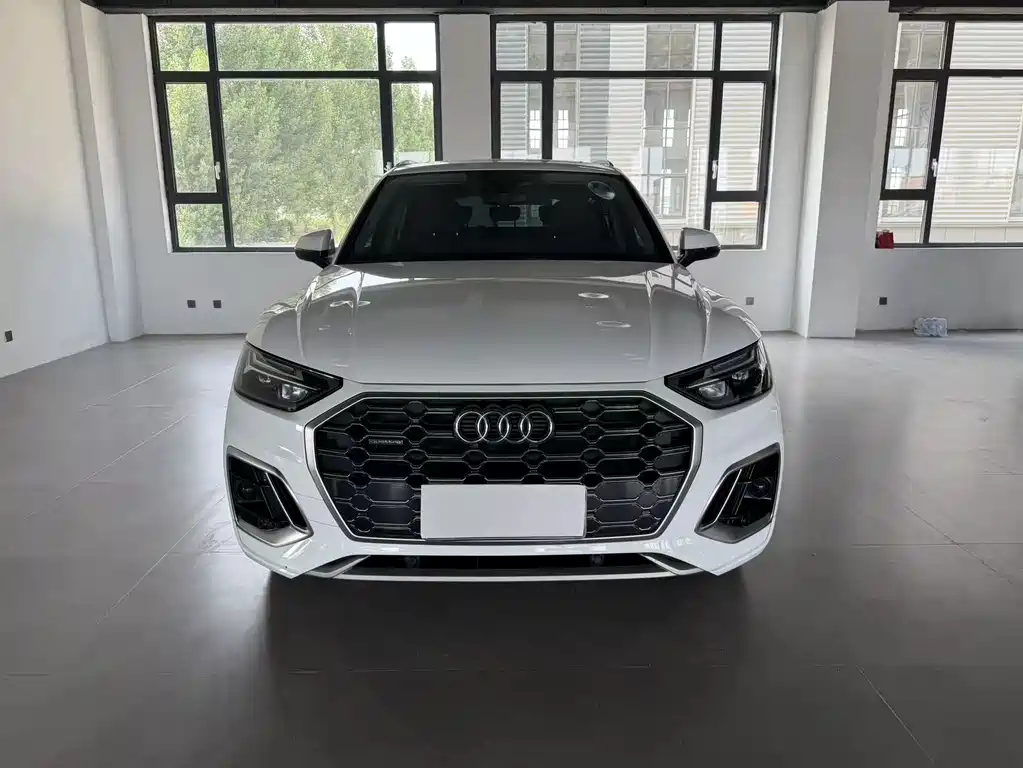 Audi Q5L 2022 — фото 2
