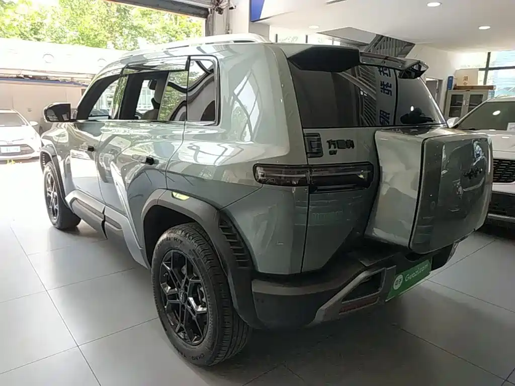 Fang Cheng Bao Titanium 3 2025