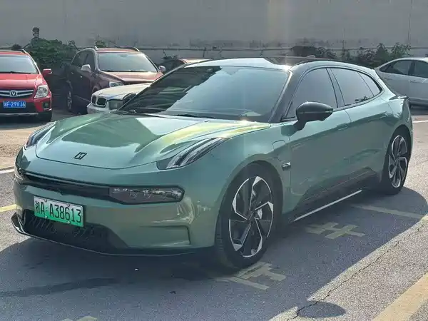 Zeekr 001 2024