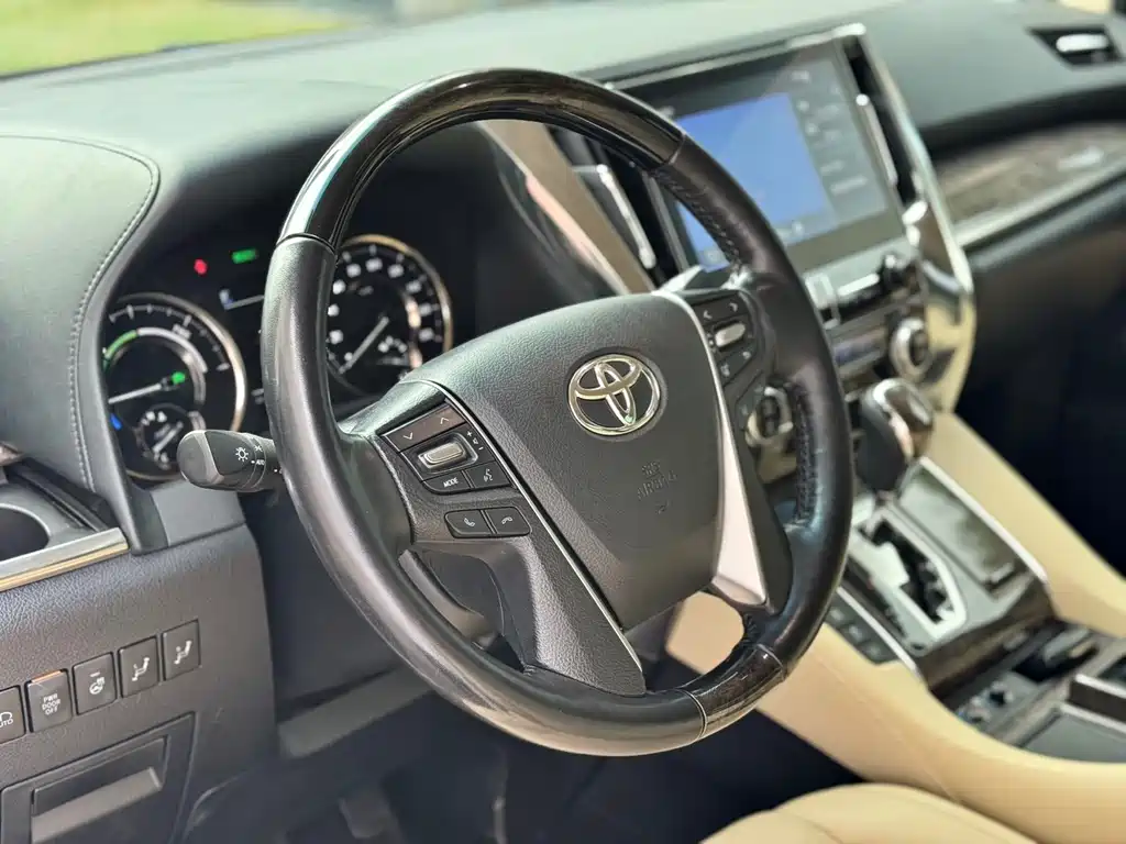 Toyota Alphard 2021 — фото 10