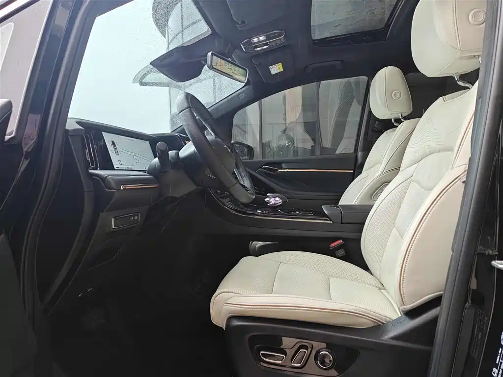 GAC Motor Trumpchi M8 2023 — фото 8