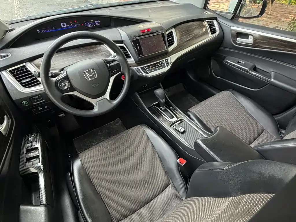 Honda Jade 2018 — фото 8