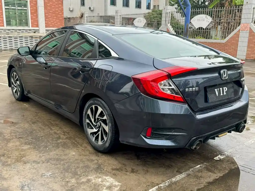 Honda Civic 2019 — фото 9
